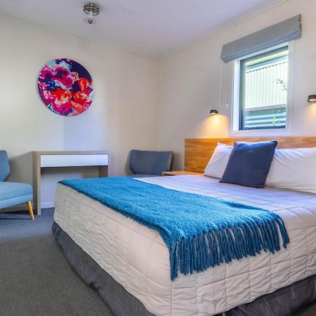 Bed and Breakfast Shakespeare House à Te Anau Extérieur photo