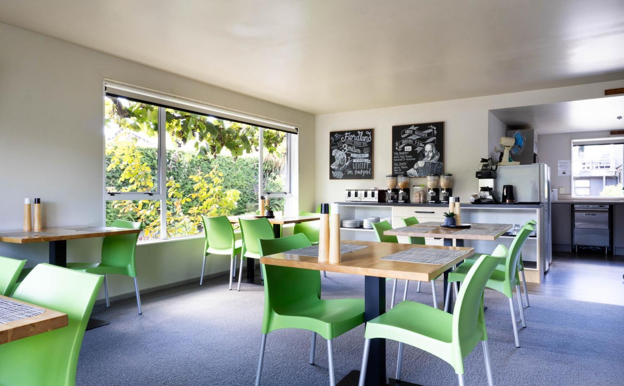 Bed and Breakfast Shakespeare House à Te Anau Extérieur photo