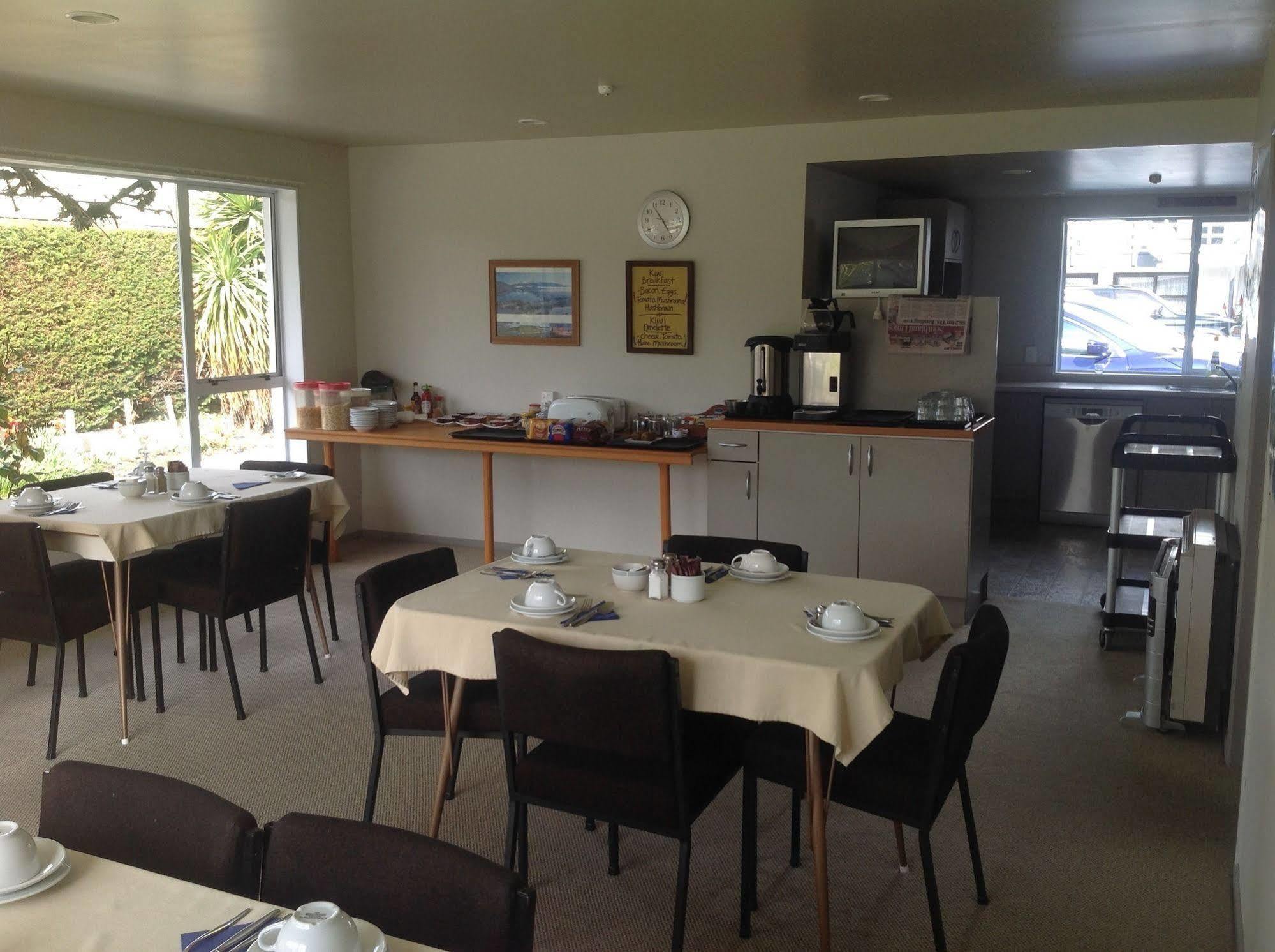 Bed and Breakfast Shakespeare House à Te Anau Extérieur photo