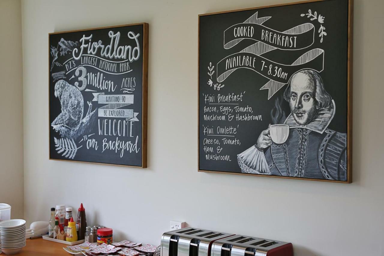 Bed and Breakfast Shakespeare House à Te Anau Extérieur photo